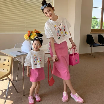 Vasaros motinos vaikų drabužiai Twill rožinė trumpo sijono animacinis filmas Mielas baltas marškinėliai trumpomis rankovėmis Mada Tėvų ir vaikų derantys drabužiai - Nuotrauka 1  
