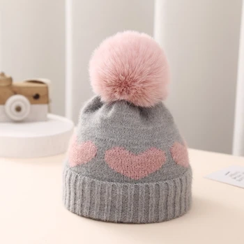 Minkšta siuvinėta širdies kepurė Žieminė šilta plaukų kamuoliuko kepurė kūdikiui pilka/balta/rožinė - Nuotrauka 2  